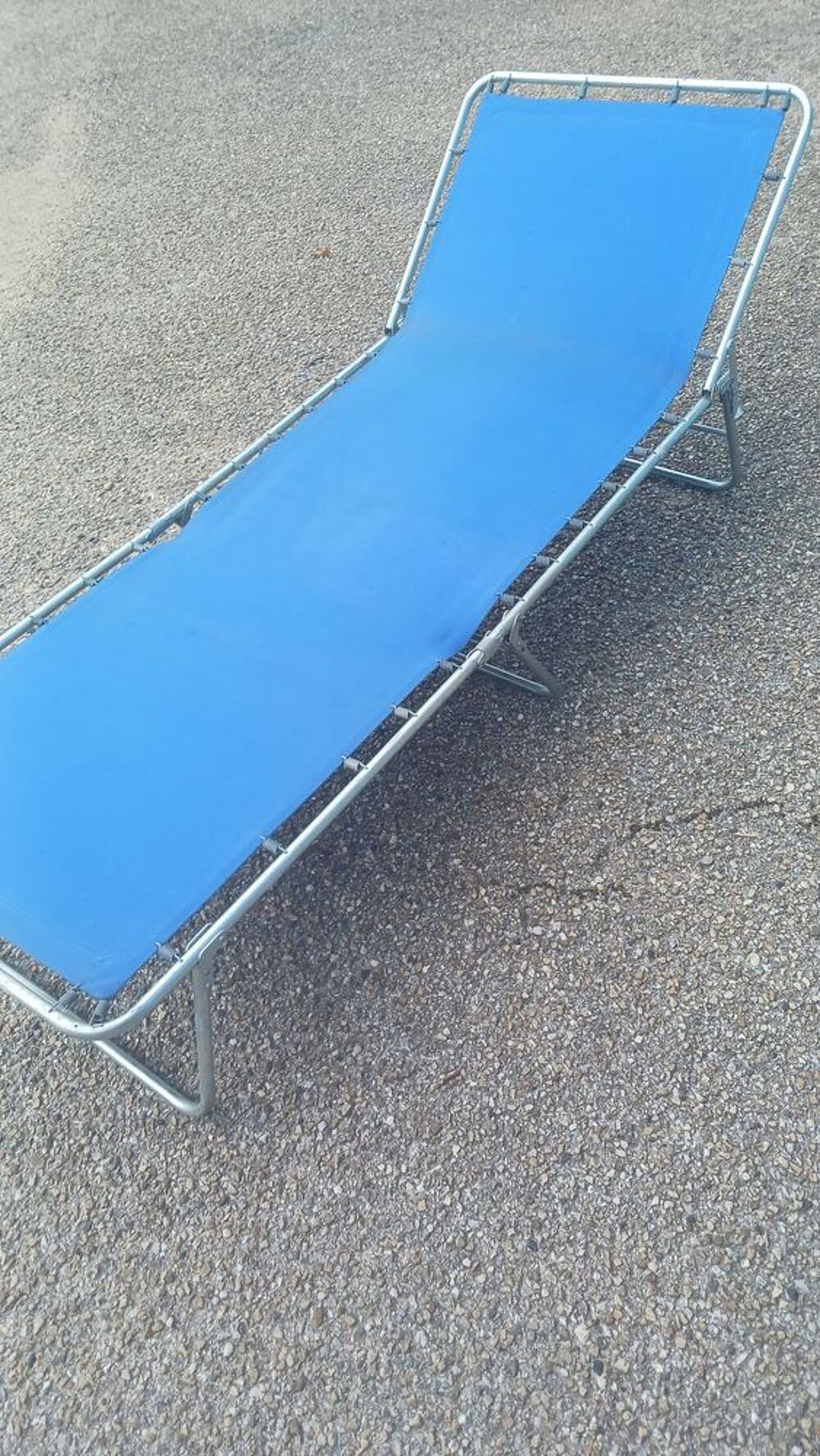 LIT DE CAMP PLIANT BAIN DE SOLEIL BLEU &agrave; 30€ Meubles