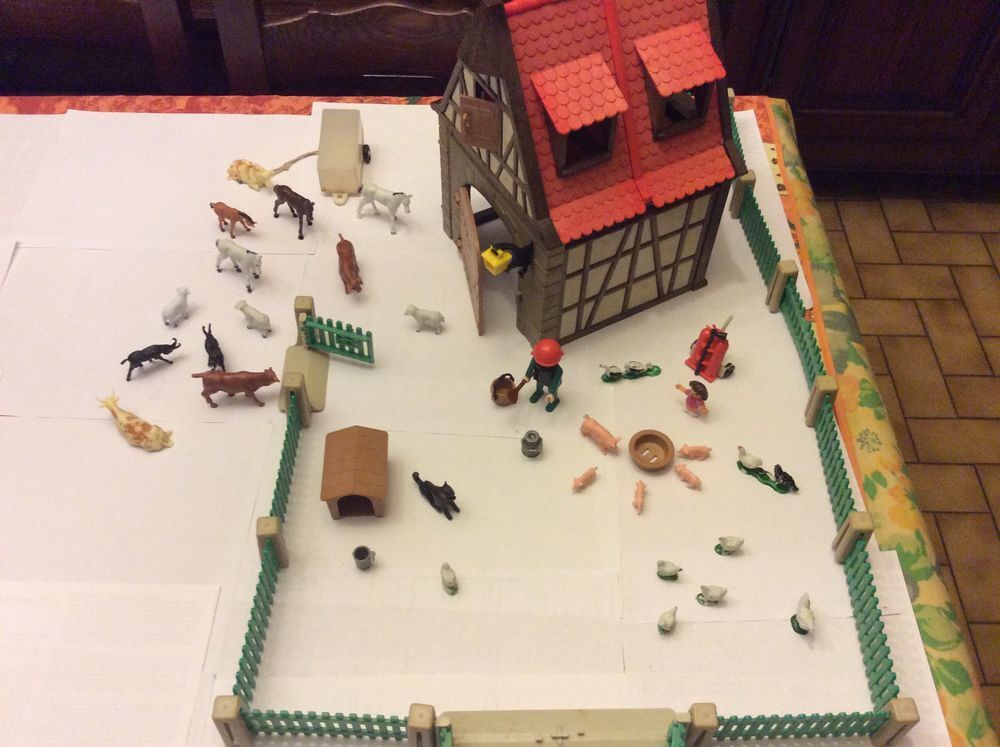 FERME PLAYMOBYl et ses &Agrave;NIMAUX 