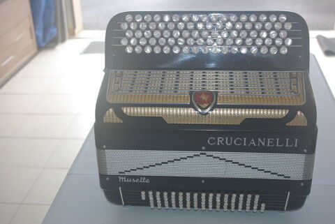 Accordéon Crucianelli 1000 Champdolent (17)