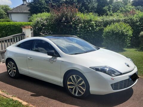 Renault laguna iii Laguna Coupé 2.0 dCi 175 Intens A