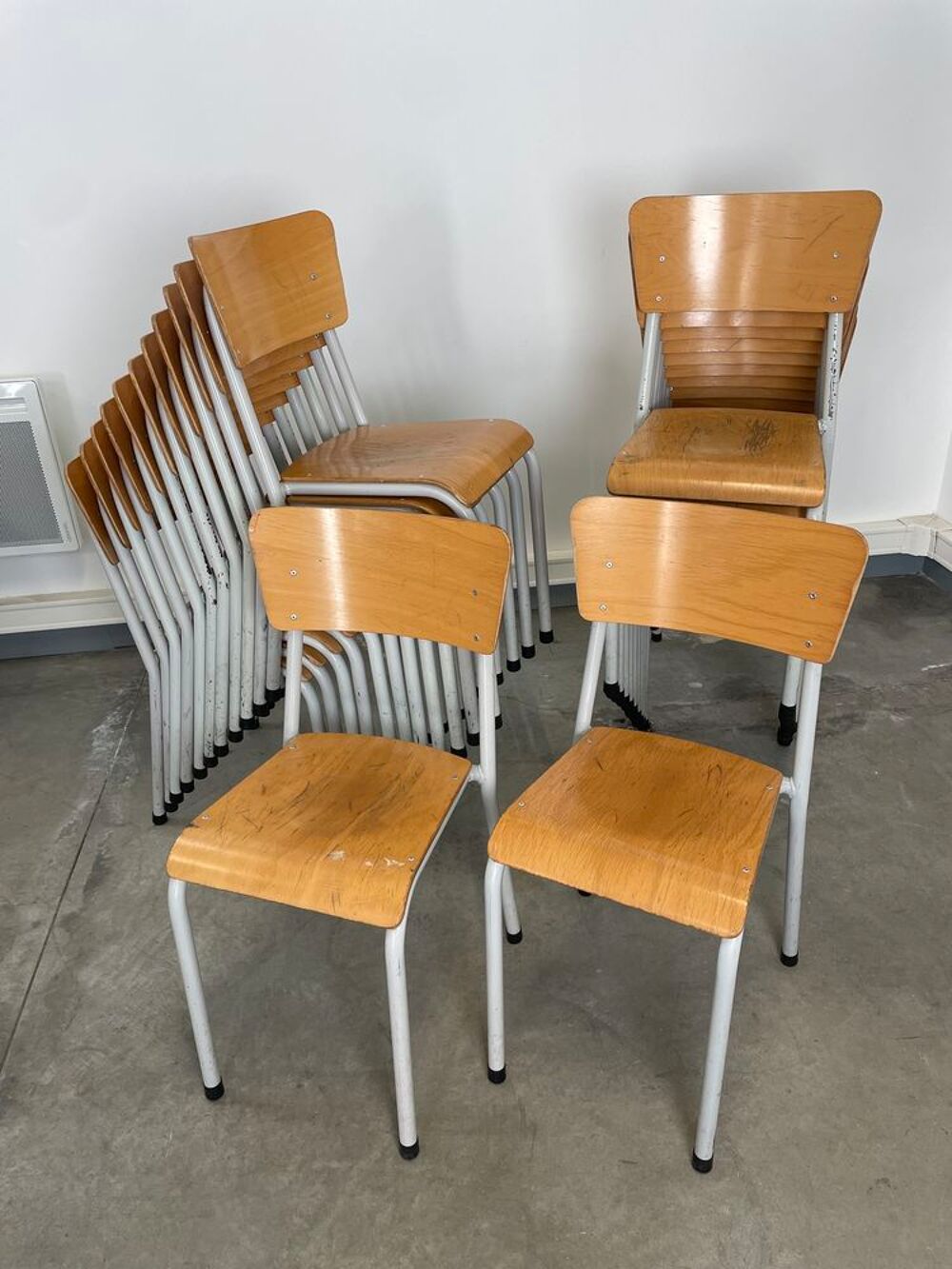 Chaises &eacute;cole vintage Bistrot restaurant LIVRAISON POSSIBLE Meubles