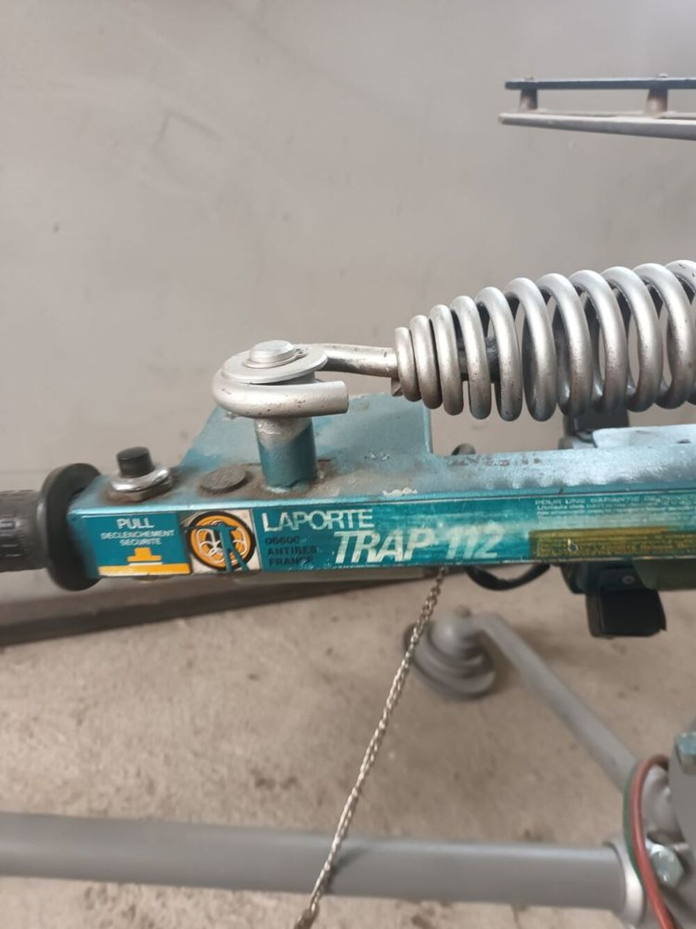 Lanceur de plateaux semi-&eacute;lectrique 12 volts Sports