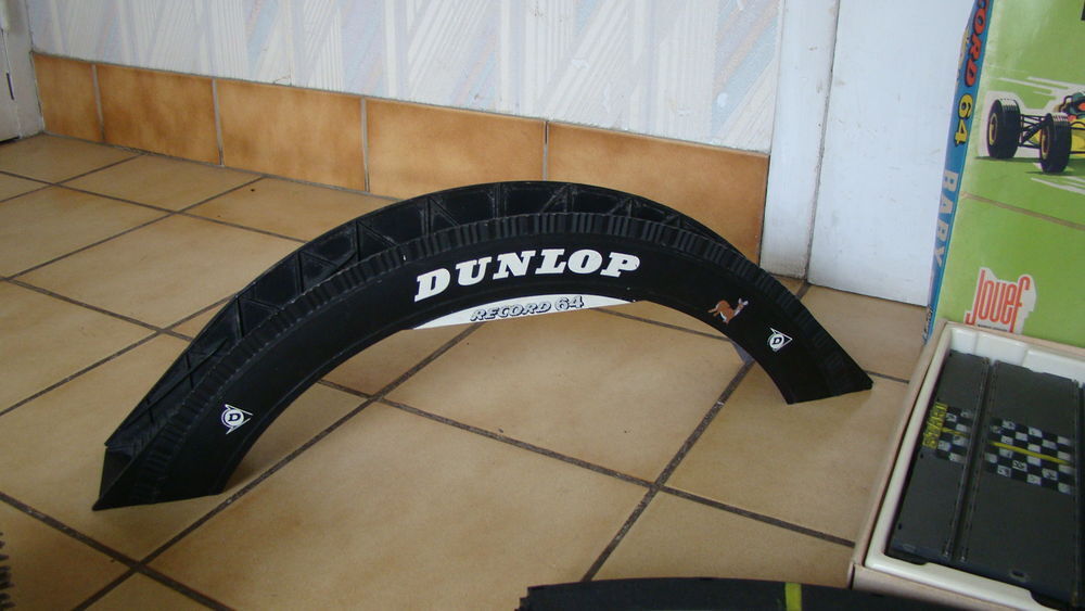 Circuit Record 64 Baby Jouef + accessoires - ann&eacute;es 1960
Jeux / jouets