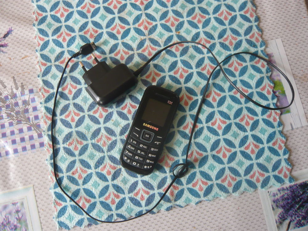 TELEPHONE PORTABLE Téléphones et tablettes