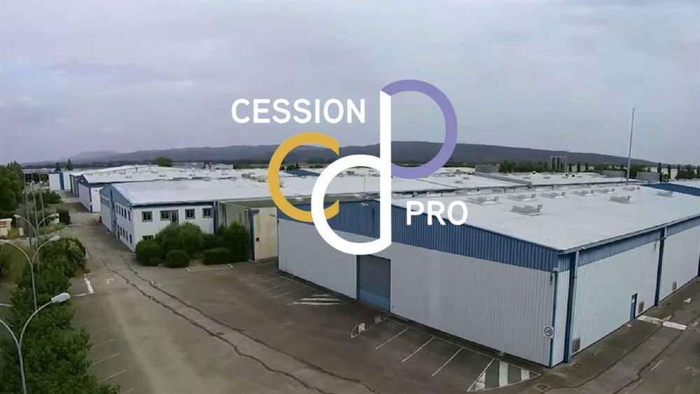   LOCAL D'ACTIVITÉ OU DE STOCKAGE DE 1 645 M² À LOUER À TARASCON 