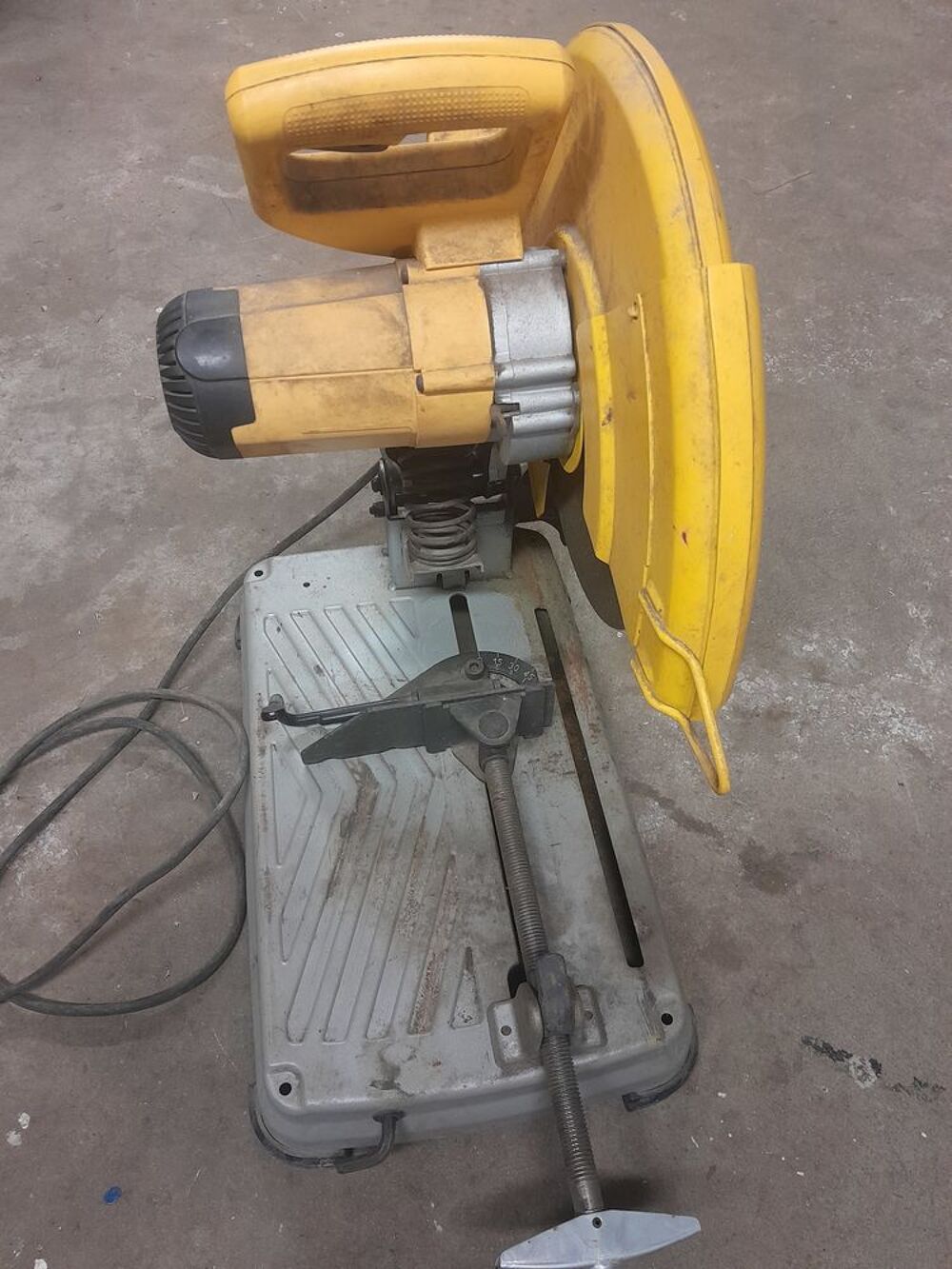 Tron&ccedil;onneuse &agrave; ferraille r&eacute;f&eacute;rence 28715 Bricolage