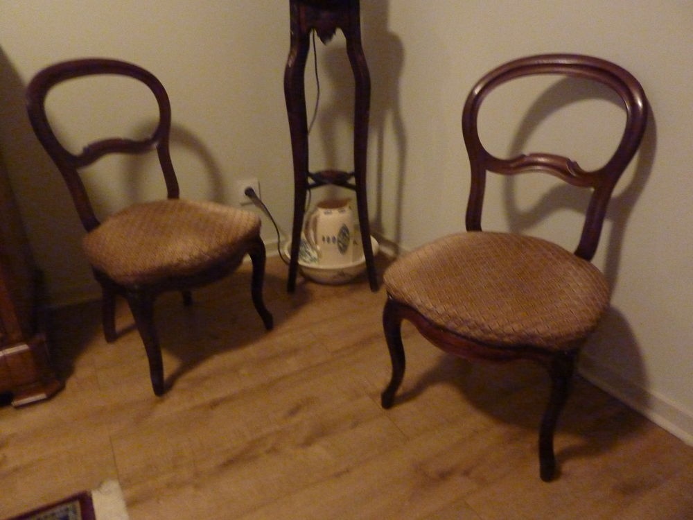 2 chaises de salon &eacute;poque fin 19 em si&egrave;cle
Meubles