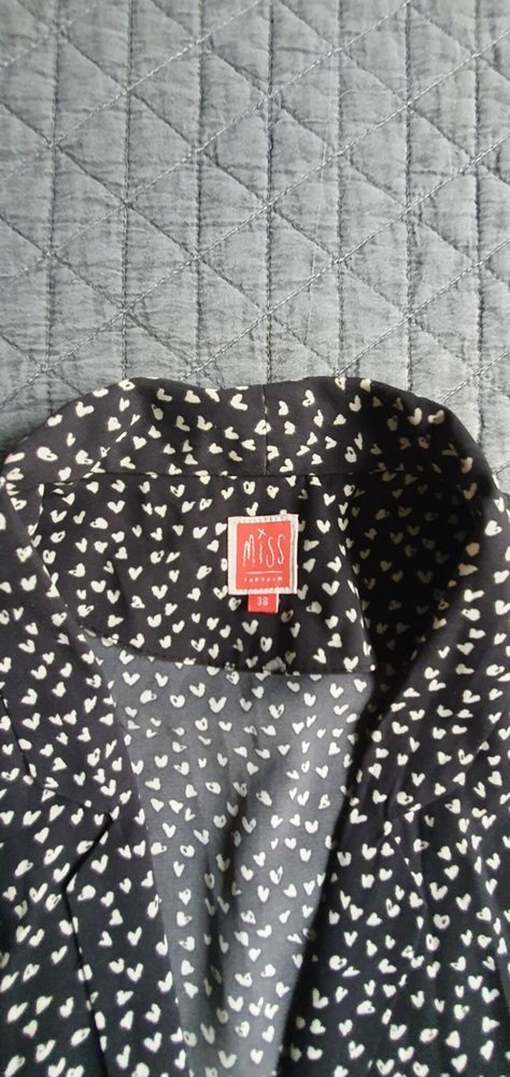 Veste noire avec motifs beiges Miss Captain Vêtements
