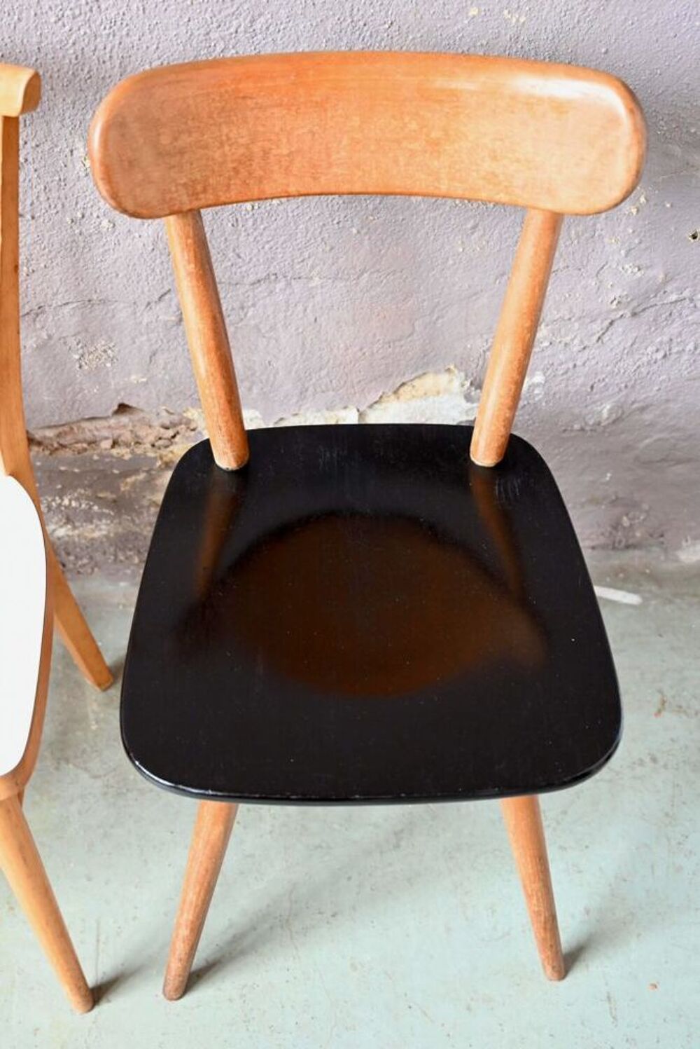S&eacute;rie de 4 chaises style vintage scandinave d&eacute;pareill&eacute;es mix Meubles