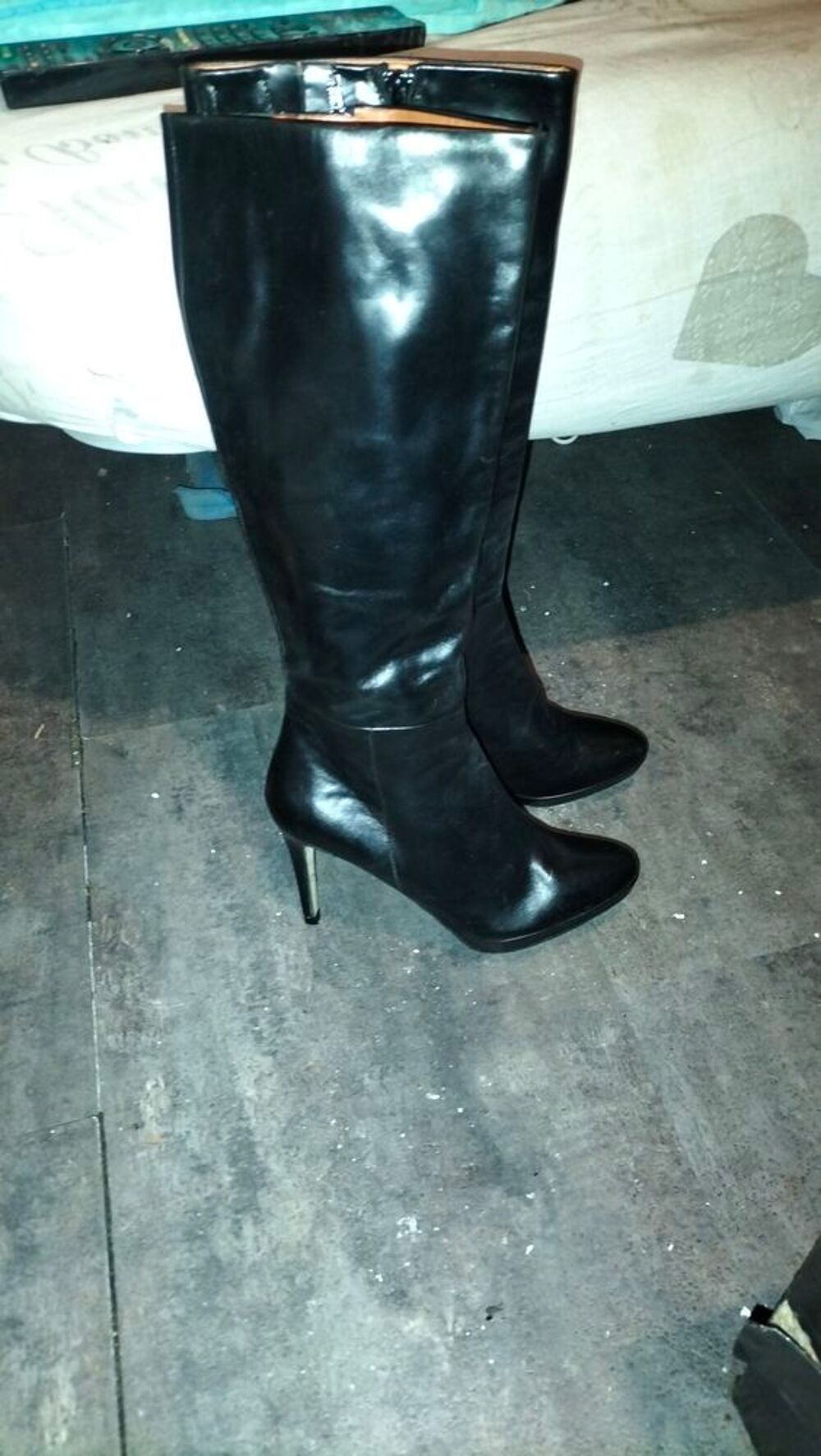 Bottes cuir v&eacute;ritable buffalo pointure 36 tr&egrave;s bon &eacute;tat Chaussures