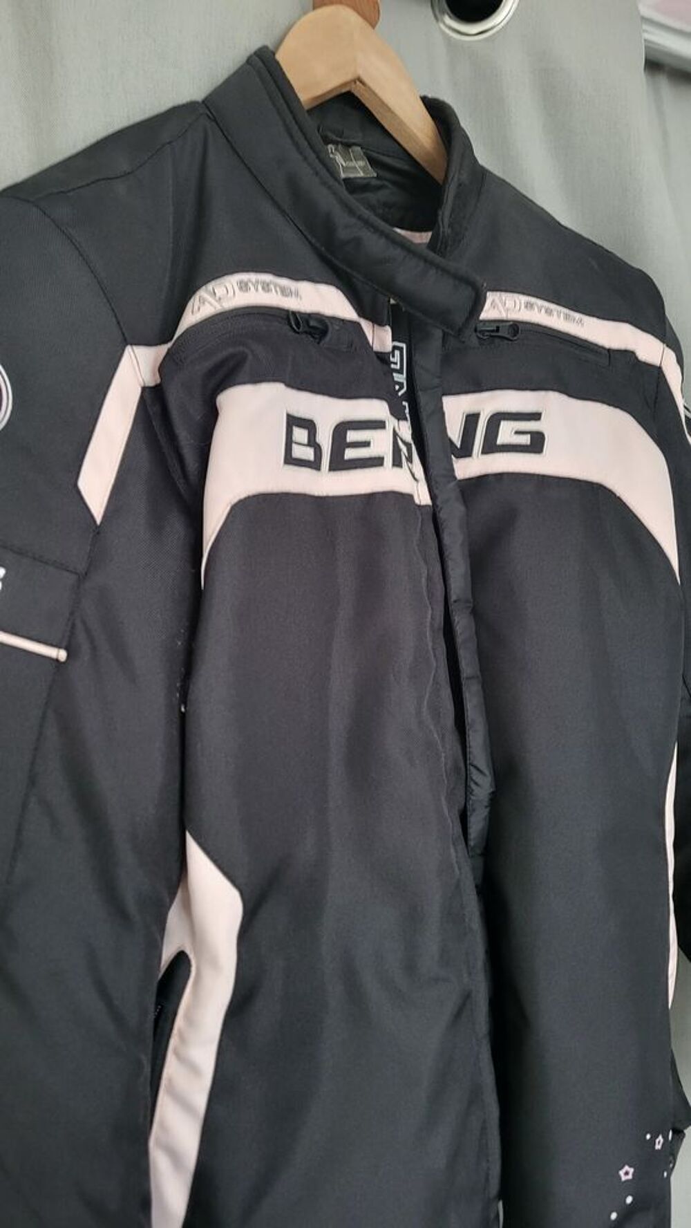 blouson moto 
Vêtements