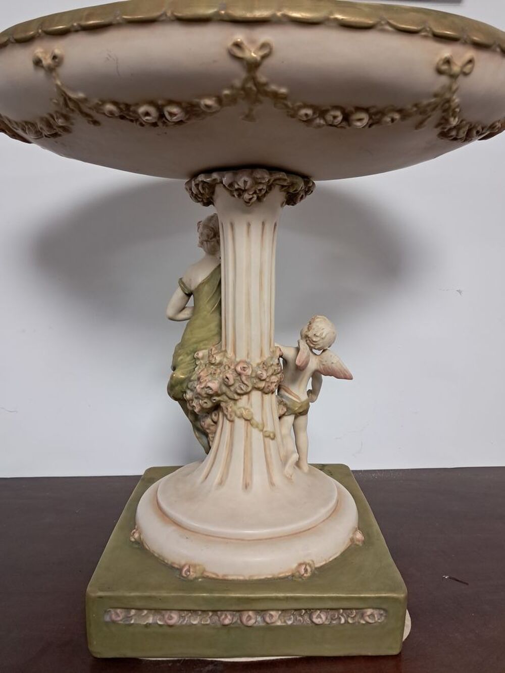 Coupe en biscuit, Royal Dux Décoration
