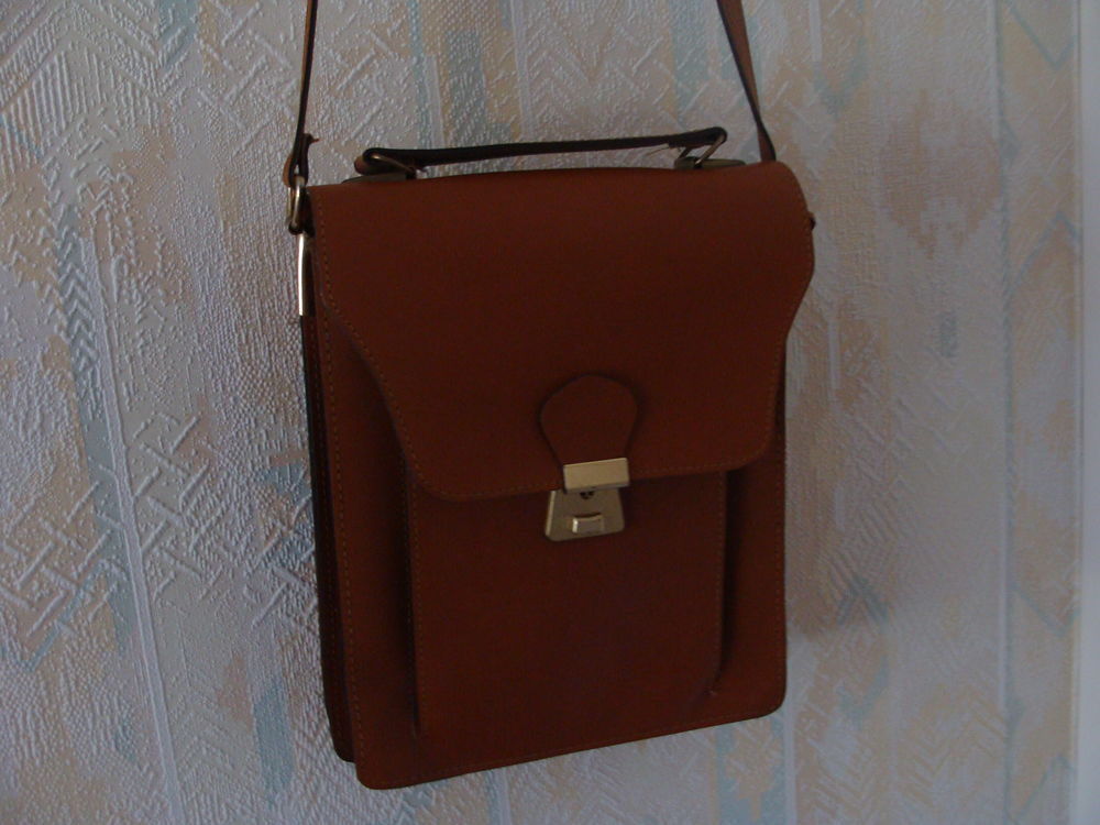 sac avec plusieurs pochette Maroquinerie