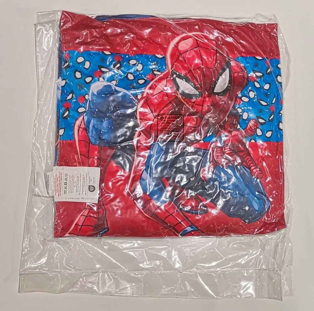 Coussin peluche neuf sous blister Spider-Man Avengers Disney Décoration