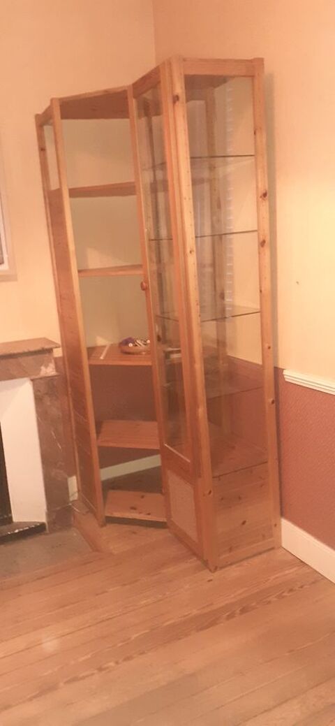 Meuble vitrine d'angle, en bois, vitr� sur 2 faces 50 Mont�limar (26)