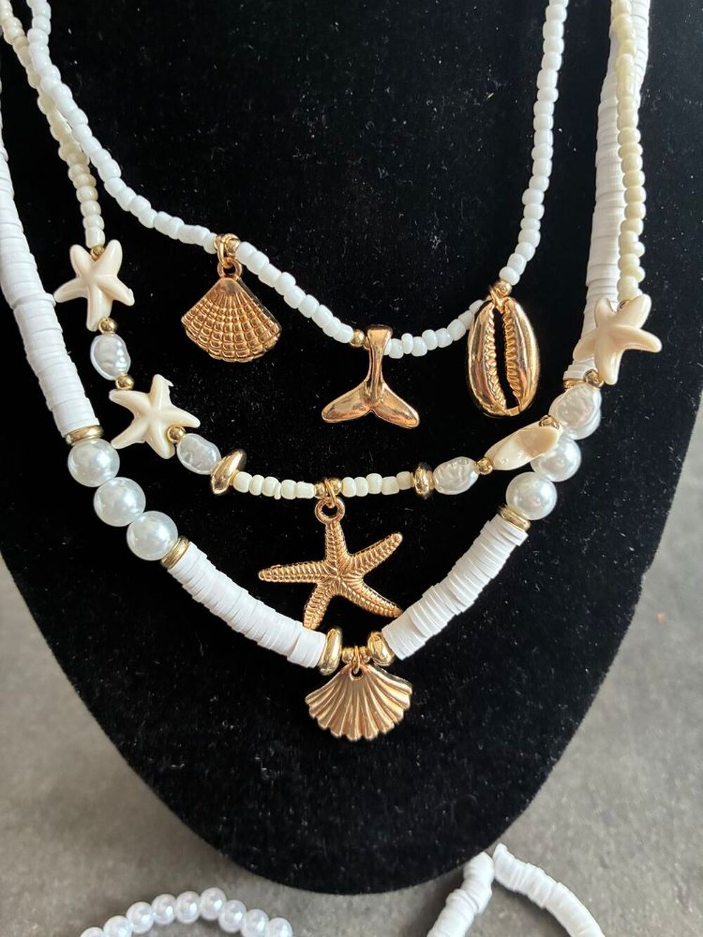 Ensemble bijoux d'&eacute;t&eacute; blanc &amp; dor&eacute; ? 3 Colliers superposable Bijoux et montres
