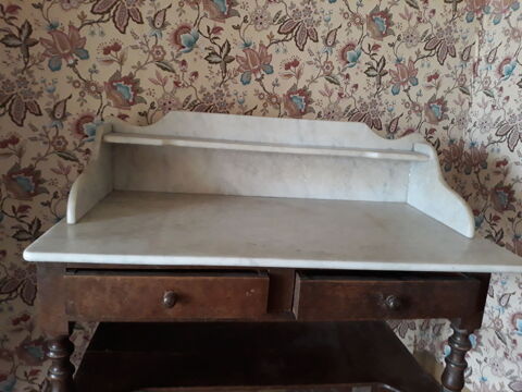 Ancienne table de toilette 75 Saussay-la-Campagne (27)