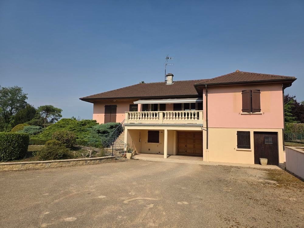Vente Maison Le titre de Grande maison familiale avec 5 chambres, dépendances et terrain arborévotre annonce Tournus