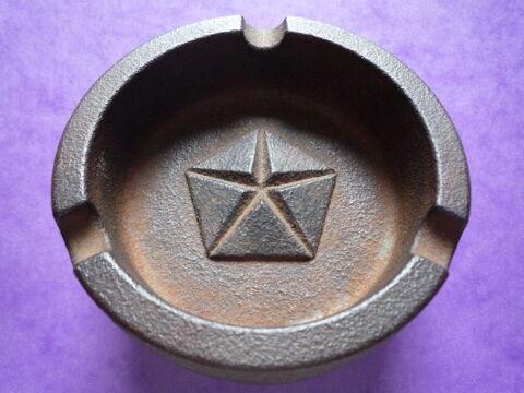 CHRYSLER France - Cendrier en fonte 30 Paris 13 (75)