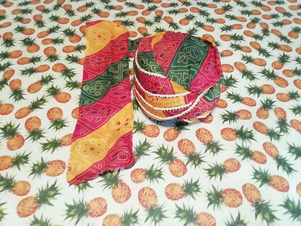 Coiffe indienne neuve 