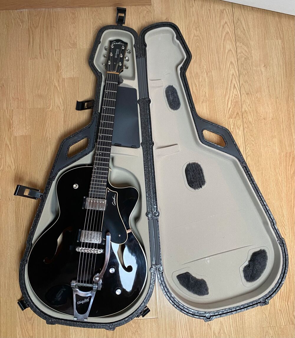 Guitare Godin 5th avenue Uptown black Instruments de musique