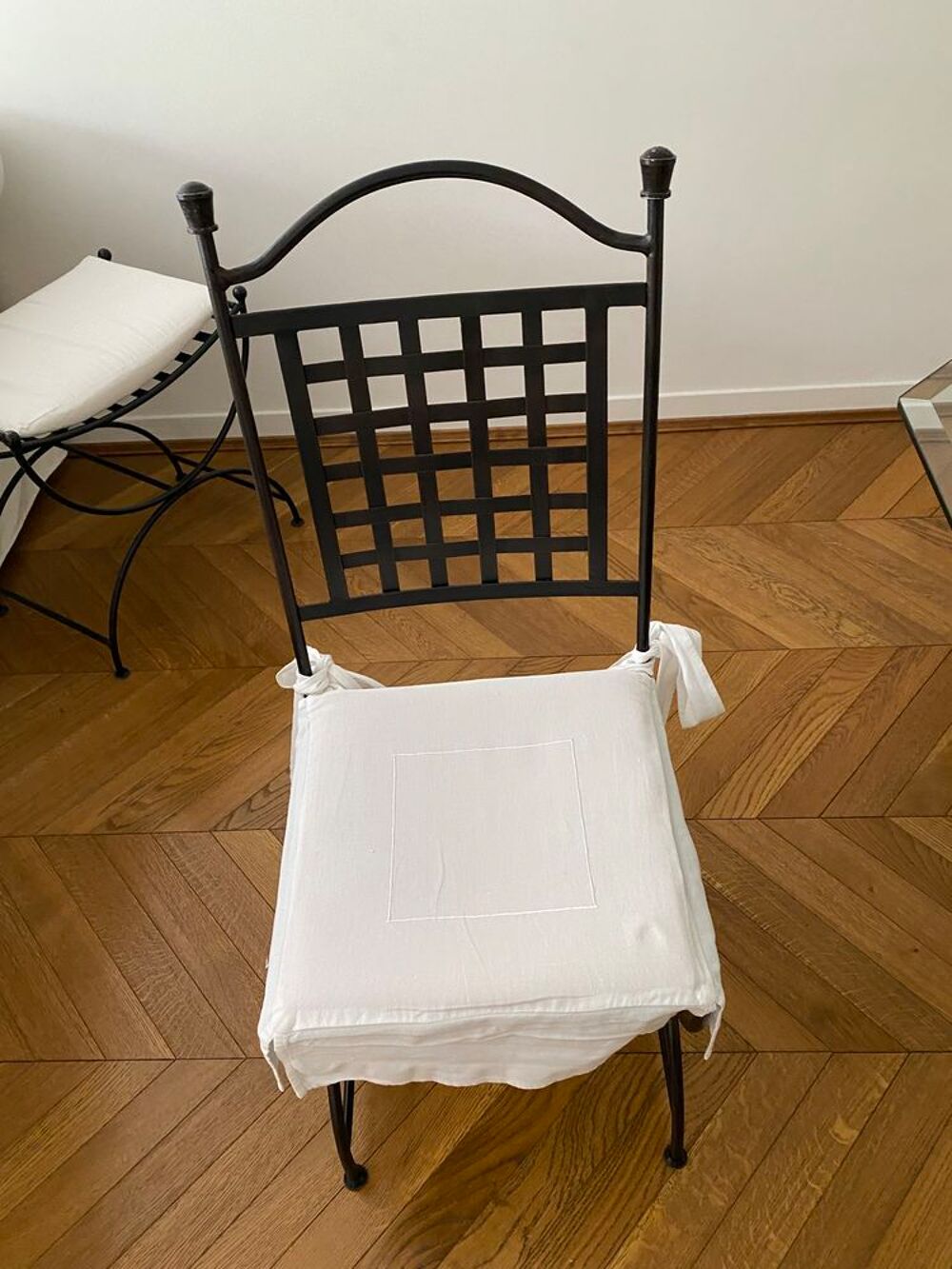 table en verre et fer forge + 4 chaise en fer forge Meubles