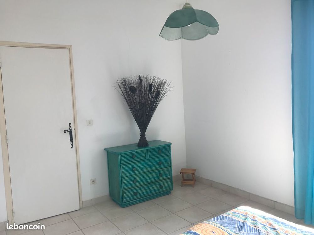 Lit double &amp; commode &amp; chevet en rotin haut de gamme Meubles