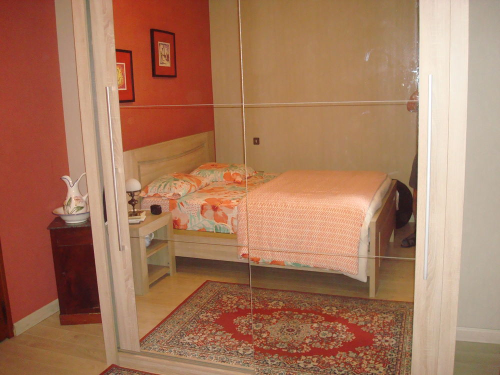 Chambre style moderne:
Meubles
