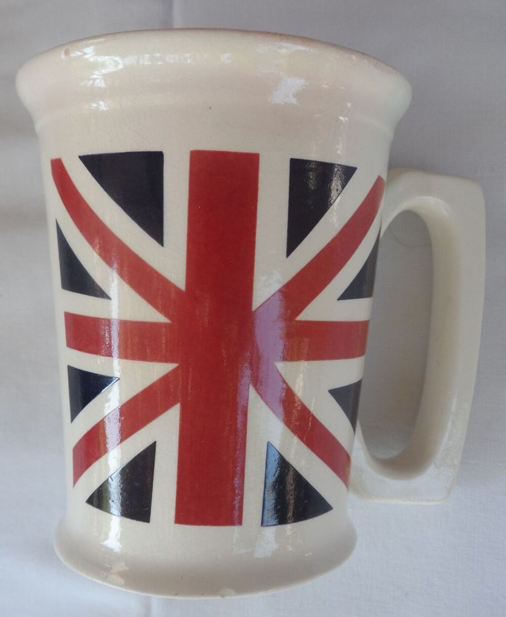 MUG Grande Bretagne d'occasion en c&eacute;ramique quelques impacts Cuisine