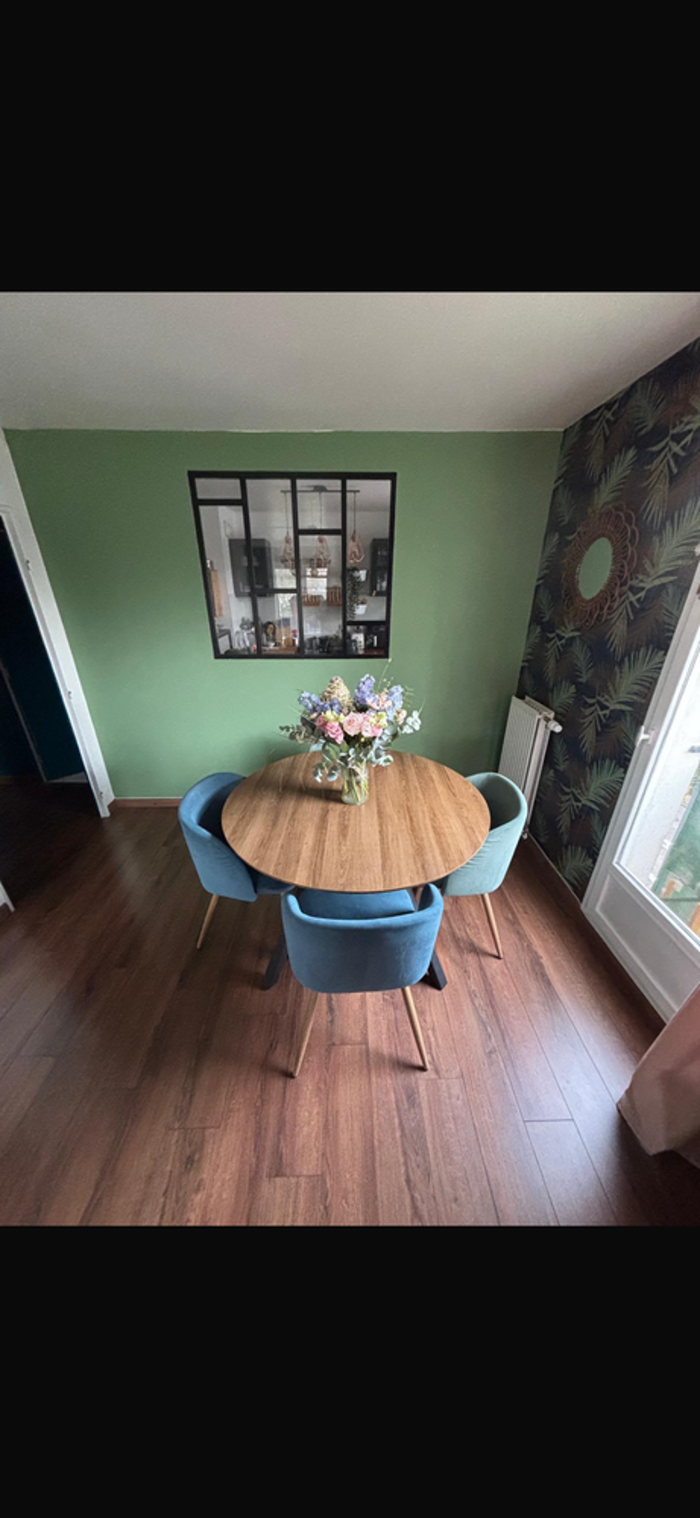 Table ronde avec 4 chaises Meubles