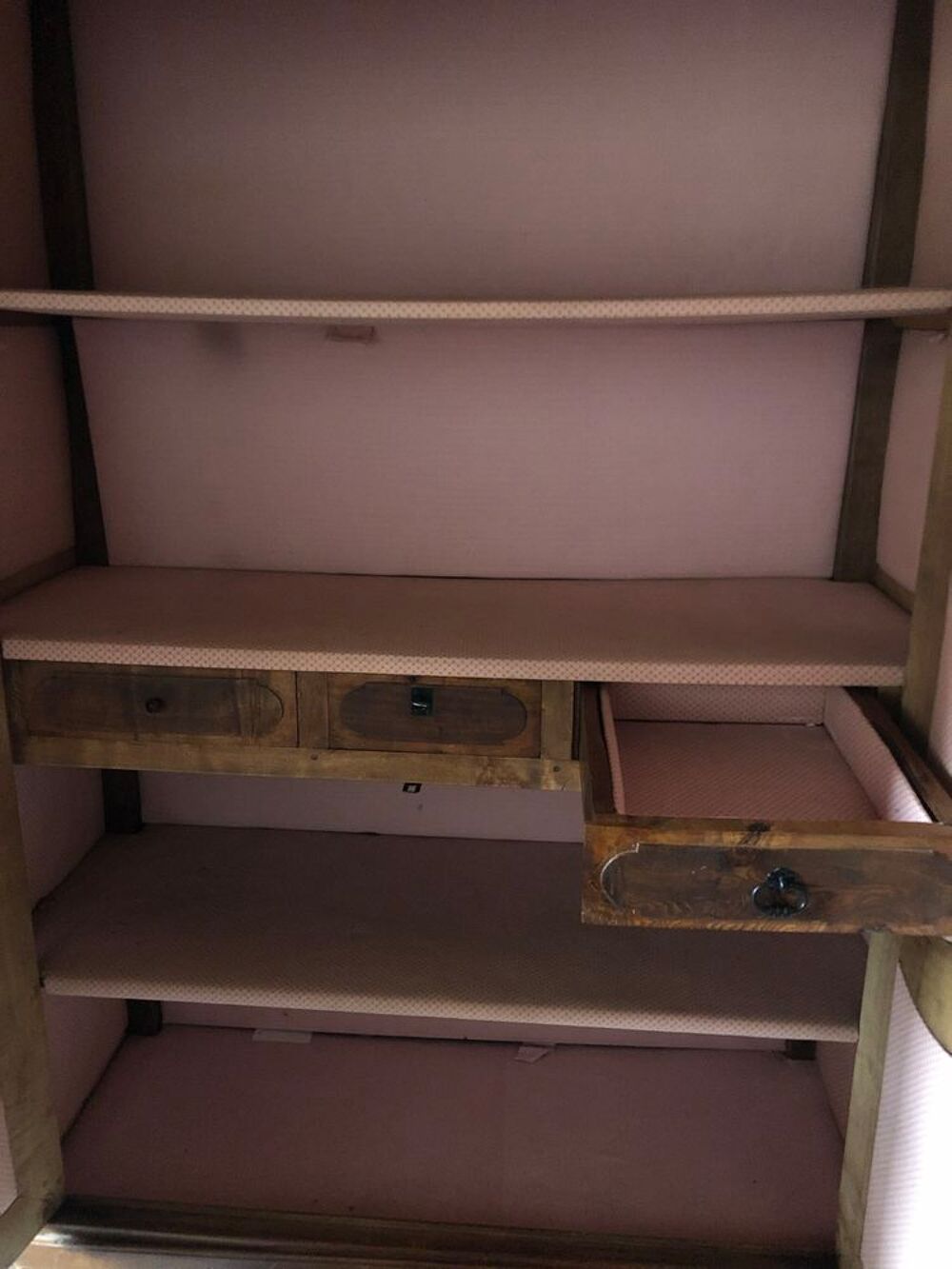 Ancienne armoire ling&egrave;re Meubles