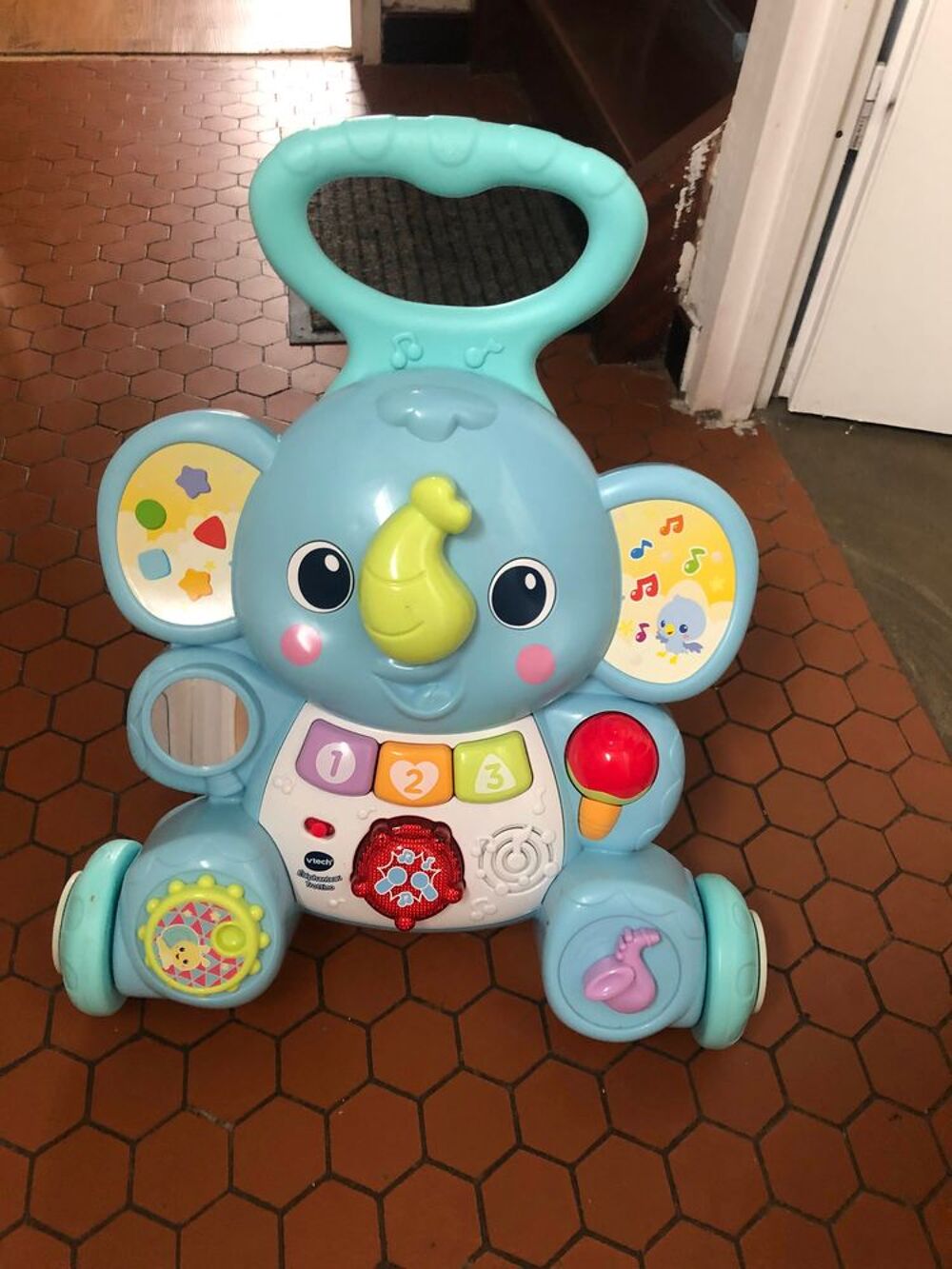 Trotteur &eacute;l&eacute;phanteau vtech Jeux / jouets