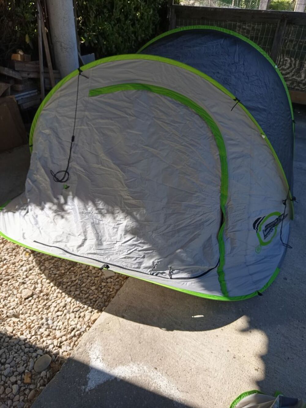 tente quechua 3 places Téléphones et tablettes