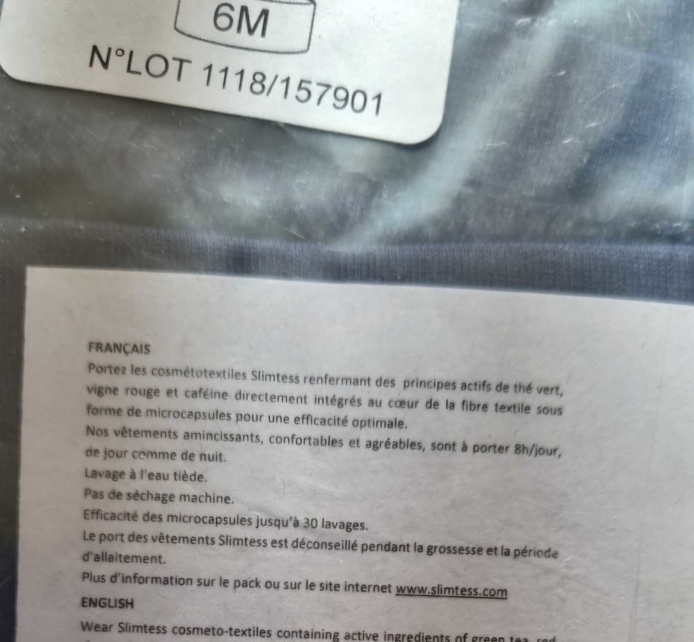 Neuf. Ensemble Legging et d&eacute;bardeur minceur Taille L. Vêtements