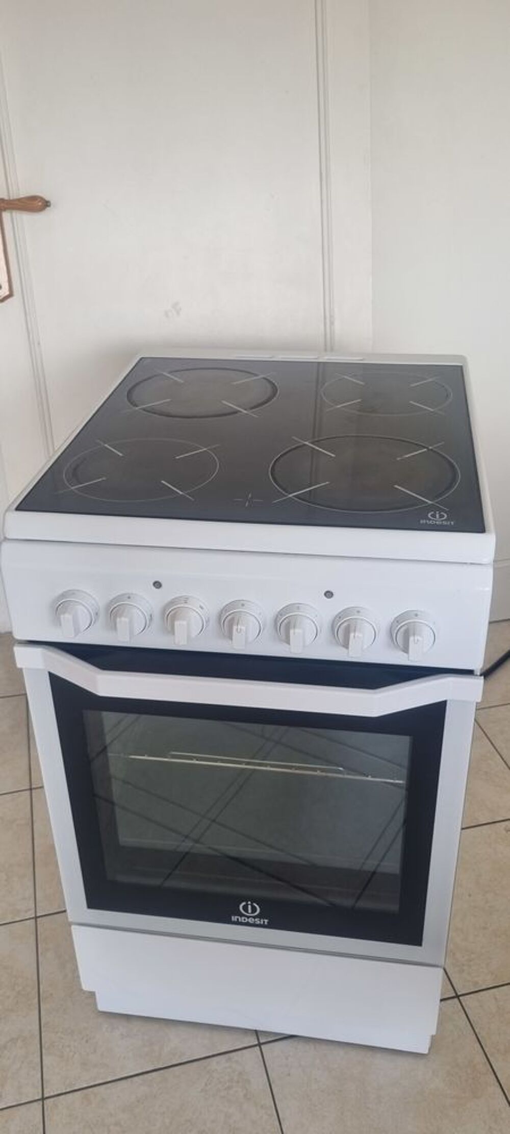 Cuisini&egrave;re &eacute;lectrique vitroc&eacute;ramique Electroménager