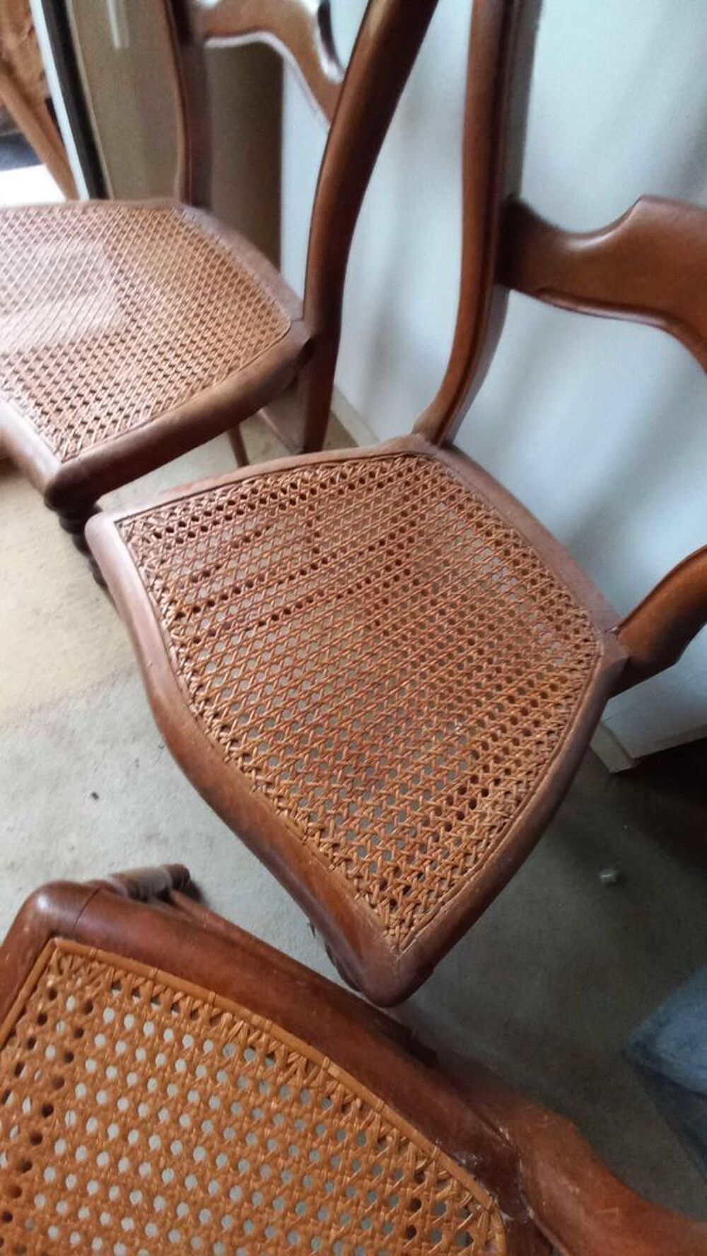 Chaises anciennes avec assise cann&eacute;e Meubles