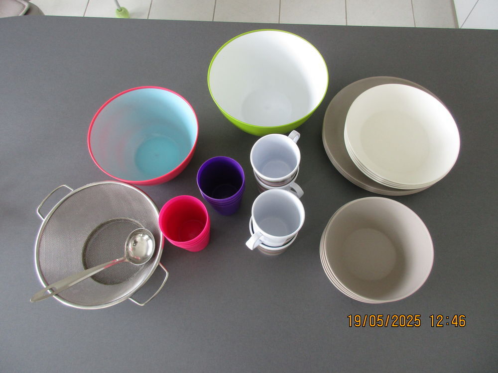 1 lot de vaisselle neuve incassable de qualit&eacute; pour camping Sports
