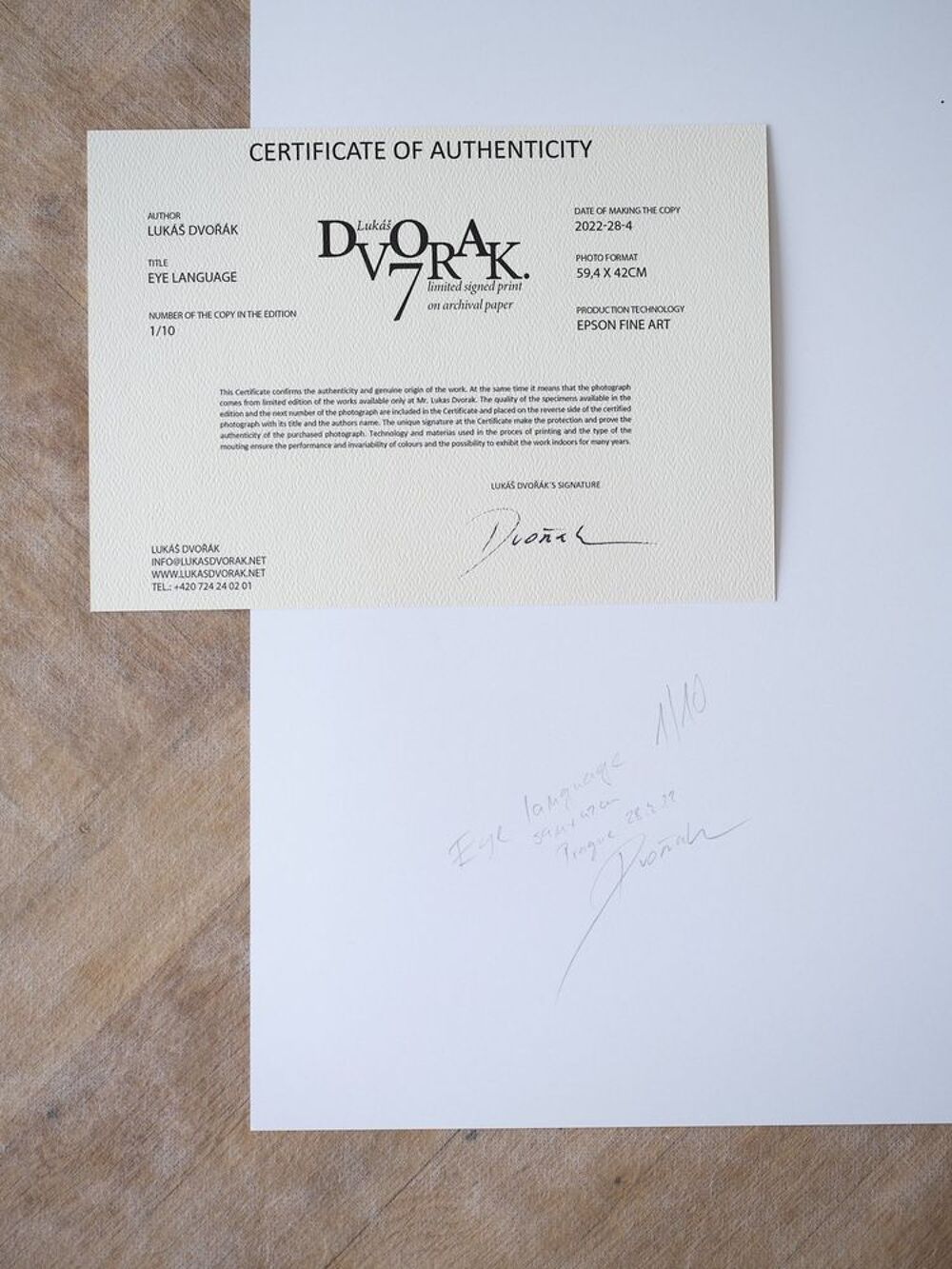 Photo en &eacute;dition num&eacute;rot&eacute;e de Lukas Dvorak - Eye language Décoration
