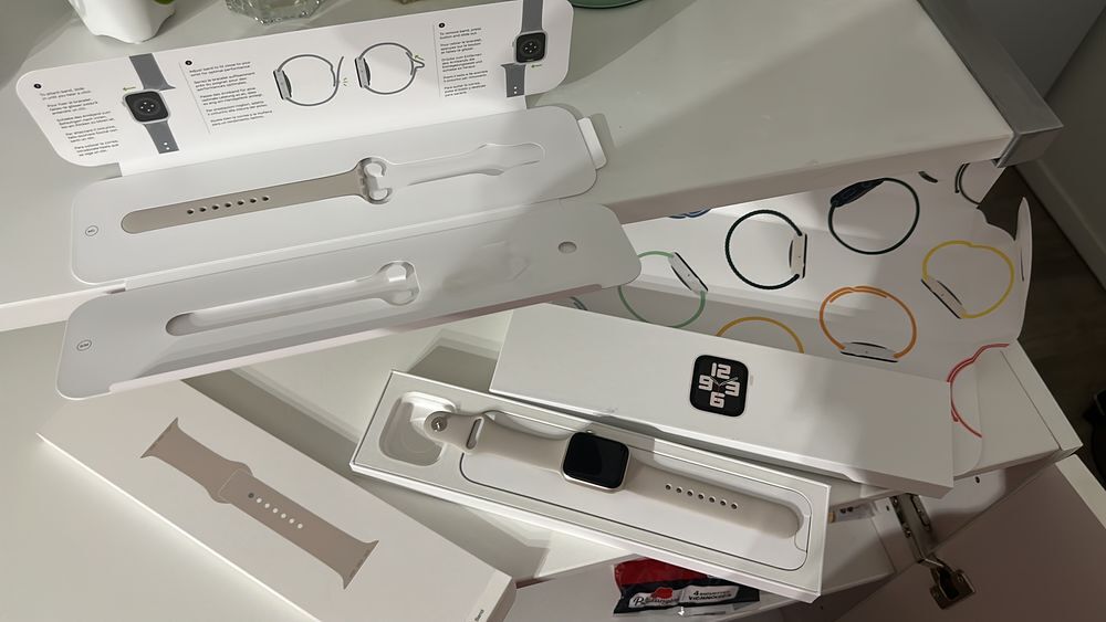 Montre connect&eacute;e Apple Watch SE Téléphones et tablettes