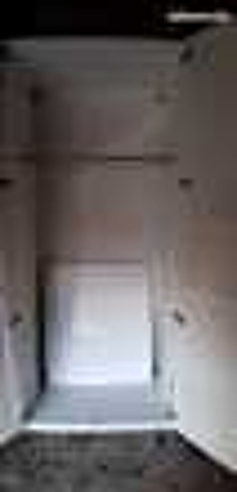 1 armoire/penderie et 2 colonnes de rangement en laqu&eacute;e blc Meubles