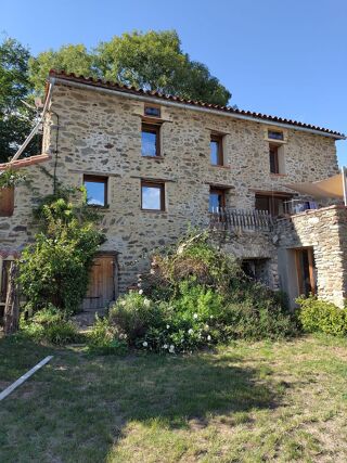  Propriété/château à vendre 5 pièces 540000 m²