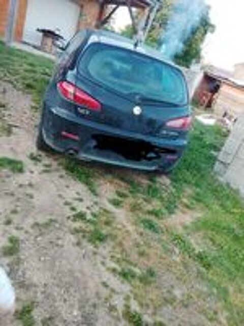 147 1.6i T.S. 120 Design TI 2007 occasion 03800 Gannat