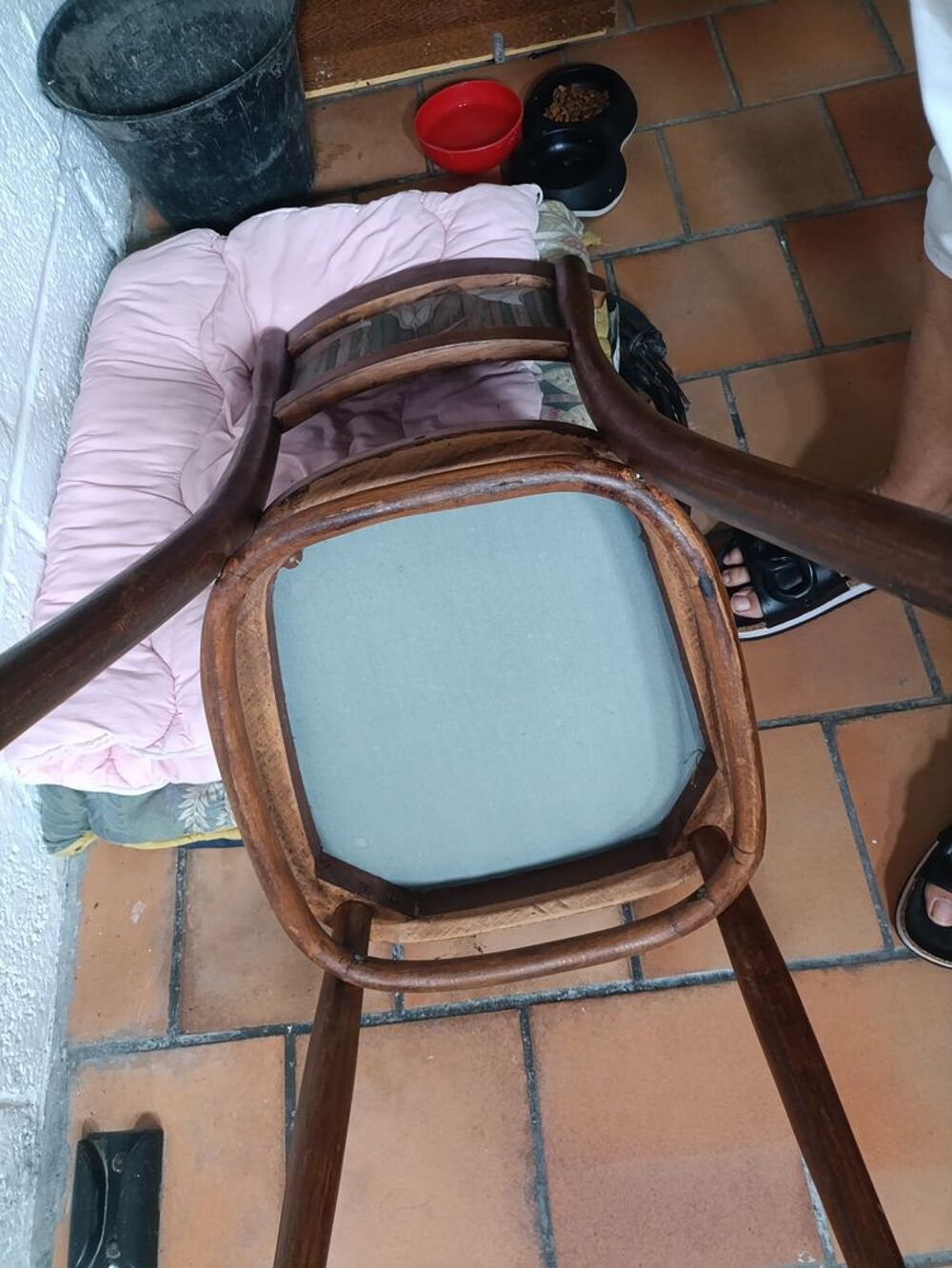 Lot 2 chaises
A venir chercher au domicile Meubles