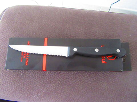 6 COUTEAUX A STEAK NEUF LAGUIOL 21 CM LAME 11 CM Cannes La Bocca (06)