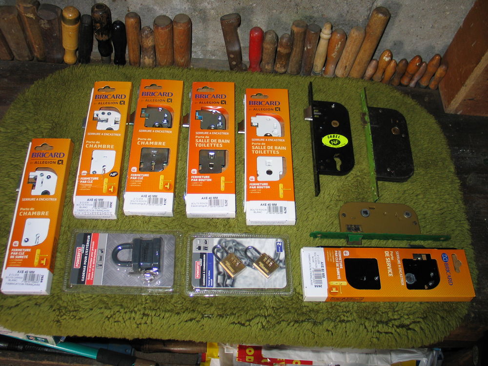 Serrures et poign&eacute;es de porte BRICARD neuves Bricolage