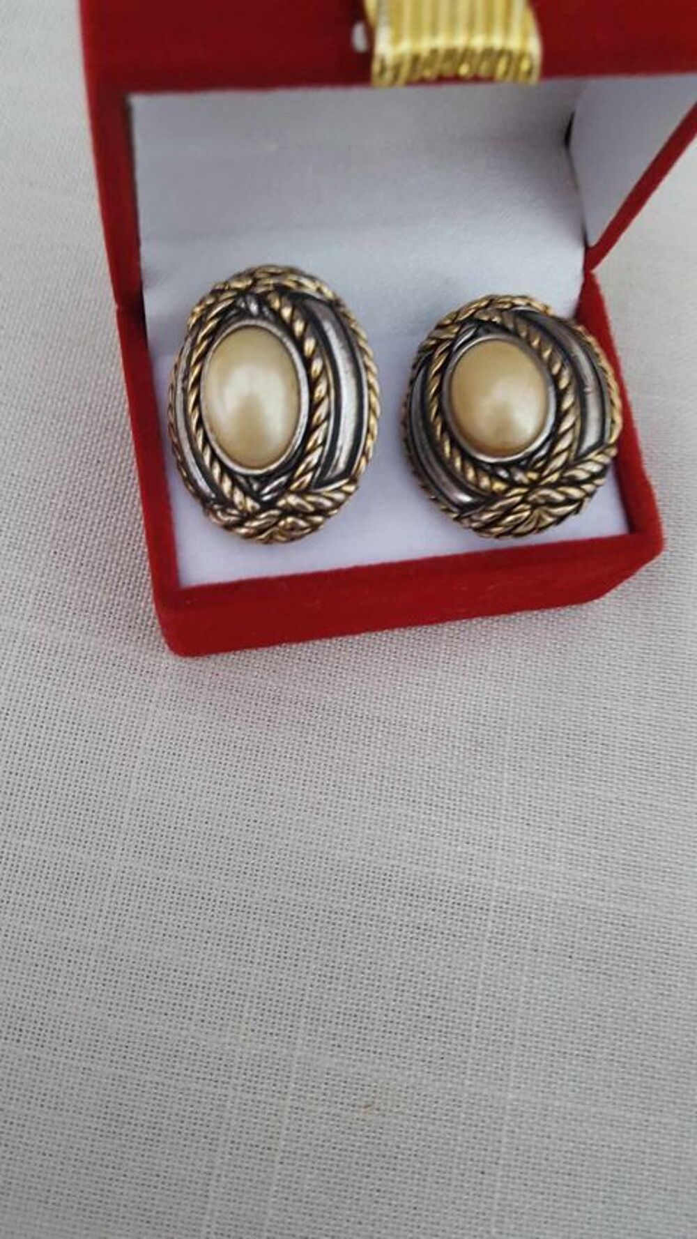  Trois paires anciennes boucles oreilles clips crochet 1331 Bijoux et montres