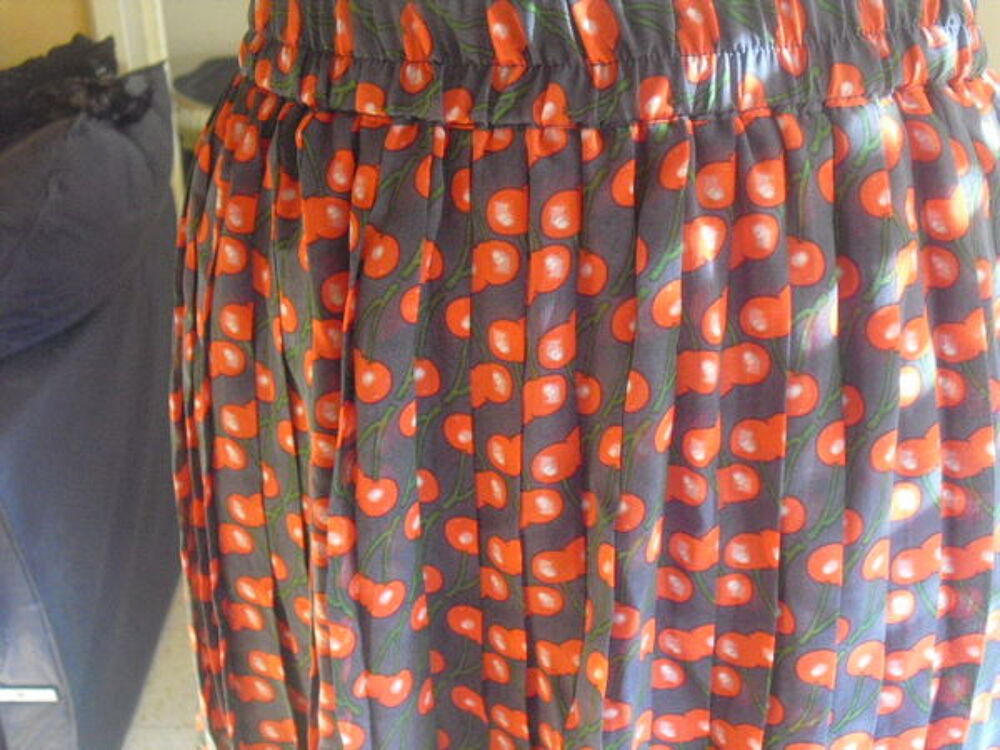 jupe pliss&eacute;e NEUVE motifs cerises VERO MODA TAILLE M Vêtements