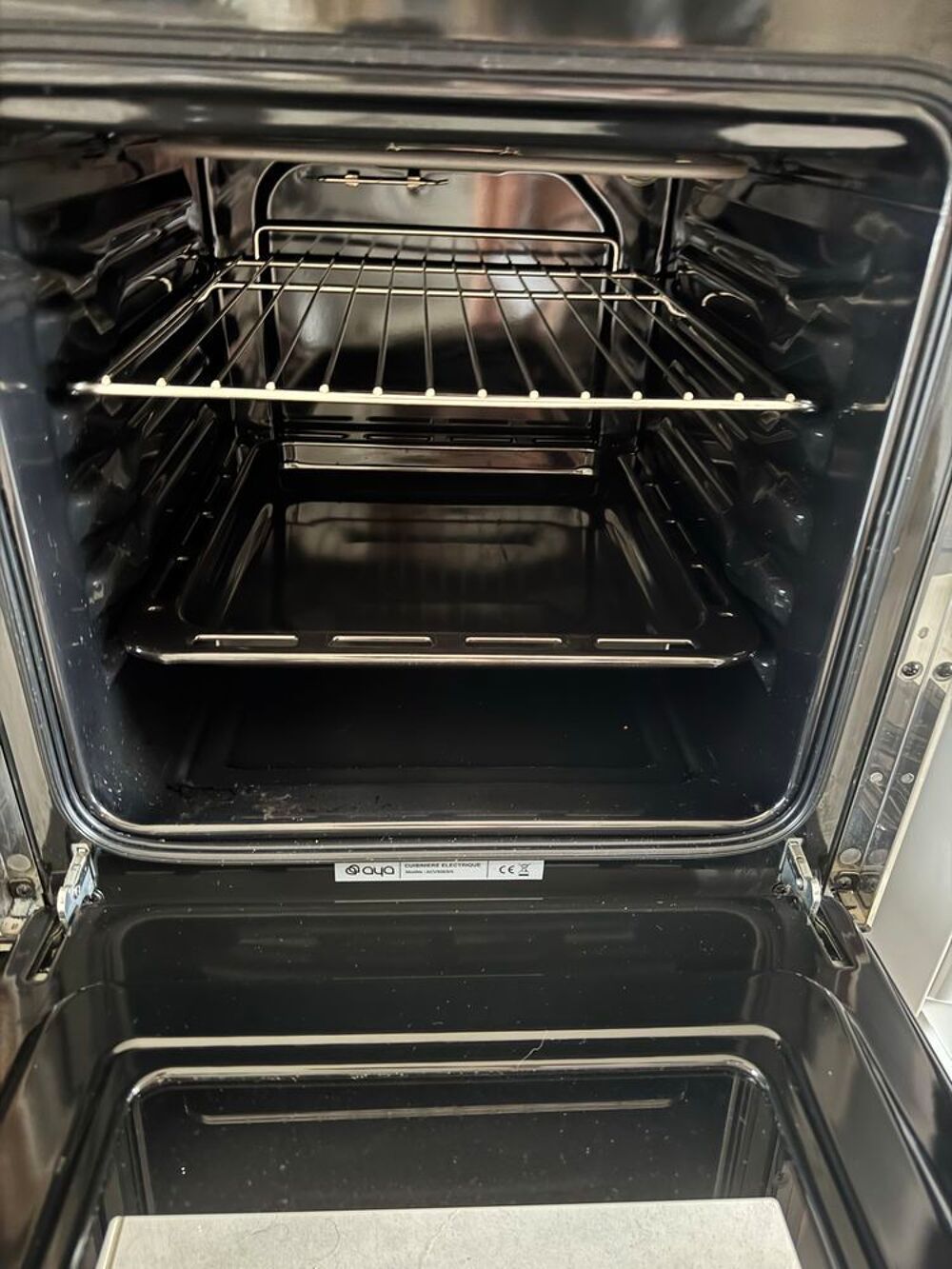 Cuisini&egrave;re &eacute;lectrique vitroc&eacute;ramique AYA €" quasi neuve €" 50€&macr;cm Electroménager