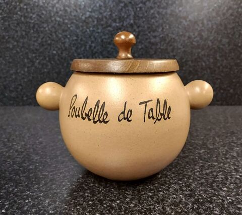 Poubelle de table en gr�s 1/2L 12 Montigny-aux-Amognes (58)