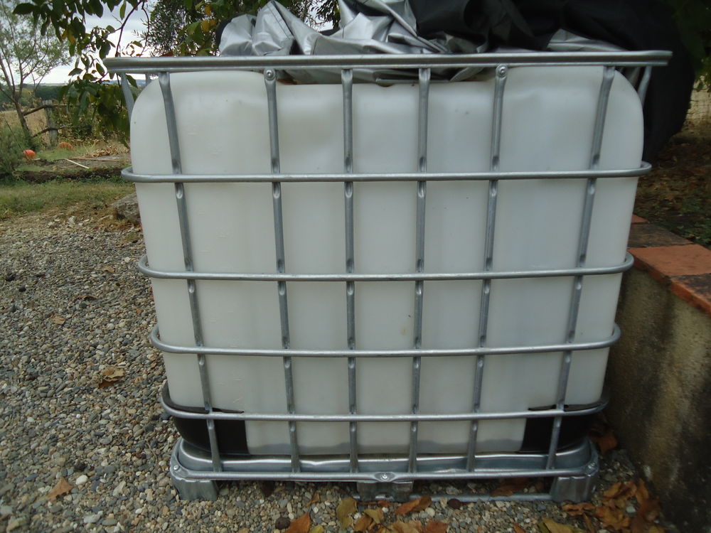Cuve de 1000litres avec sa b&acirc;che de protection achat 03/26 Jardin
